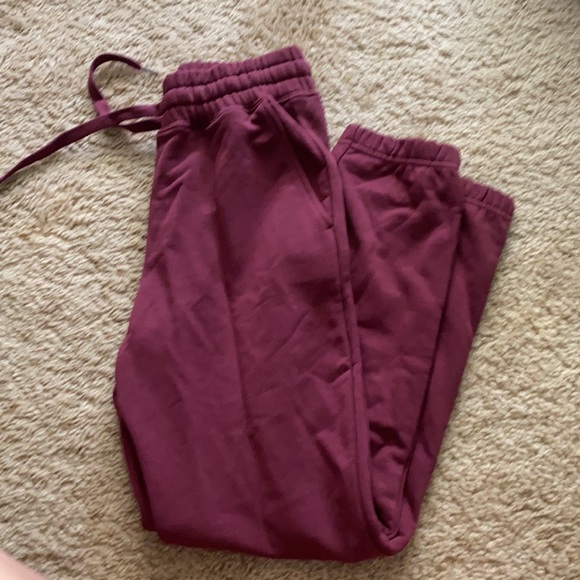Fabletics Joggers - Picture 2 of 3